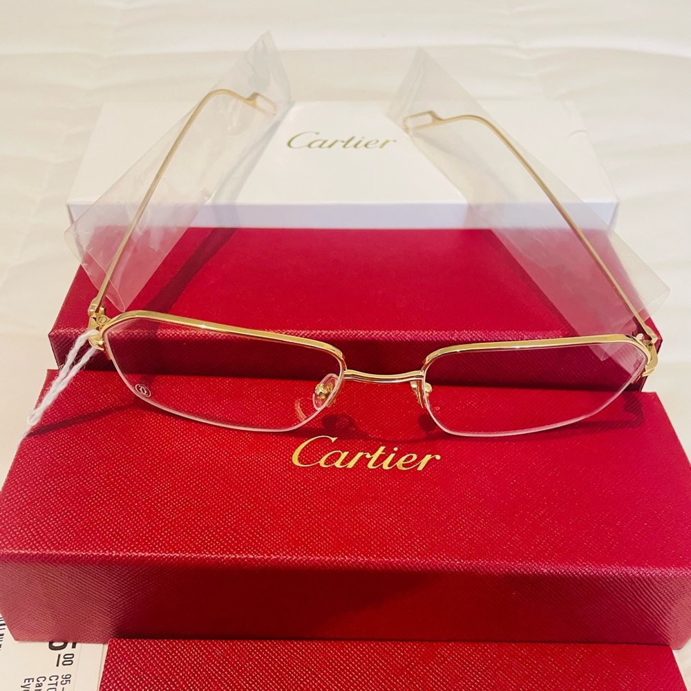 Cartier Glasses (NEW NO NEGOTIABLE 👌)